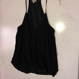 Black basic tank top